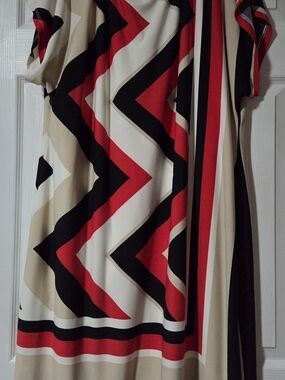 Studio One New York 2X Red, Black & Cream Chevron Blouse